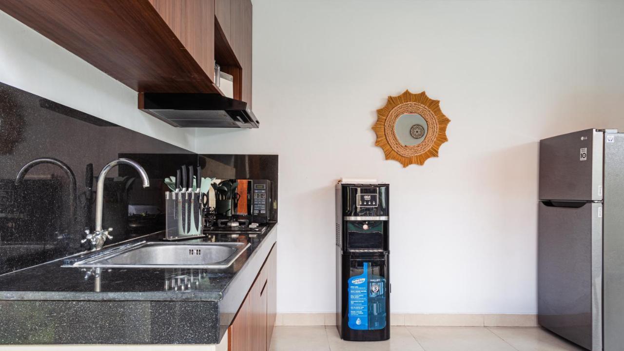 Cosy And Cheerful 2 Bedroom Villa 5Mins To Finns Canggu Exterior foto